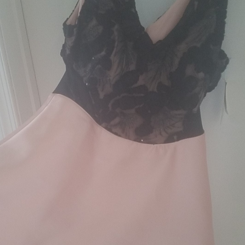 Dress - Picture 6 of 8
